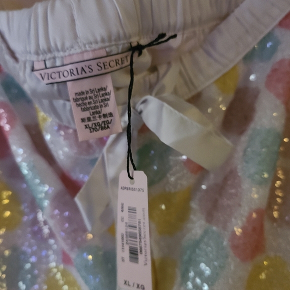 Shorts - Picture 4 of 4